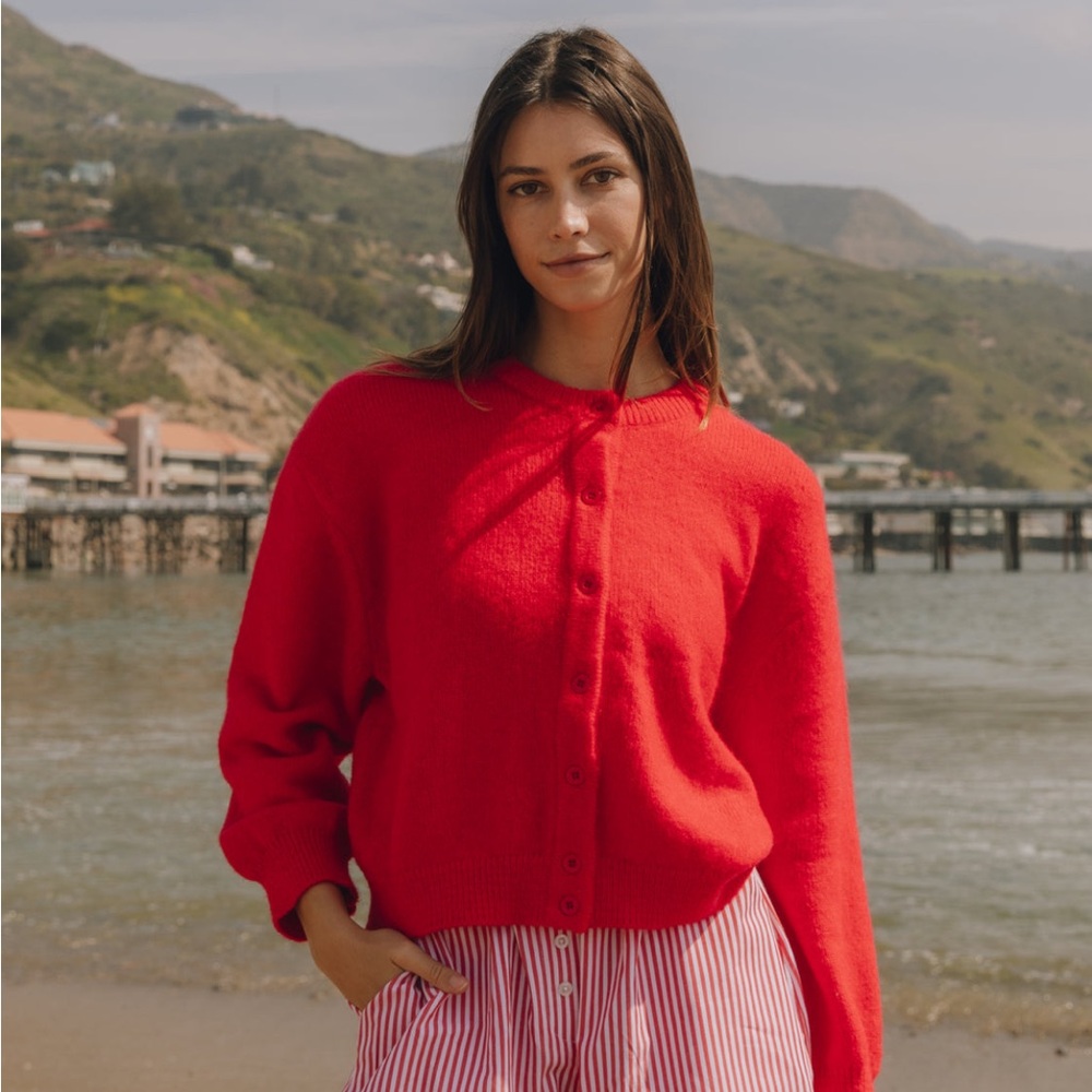 DAILY DRILLS RED SWEATER M/L - from 6/26 surfrider drop